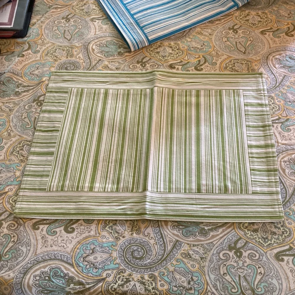 NWOT Williams-Sonoma Striped Cotton placemats (5) w/front border.